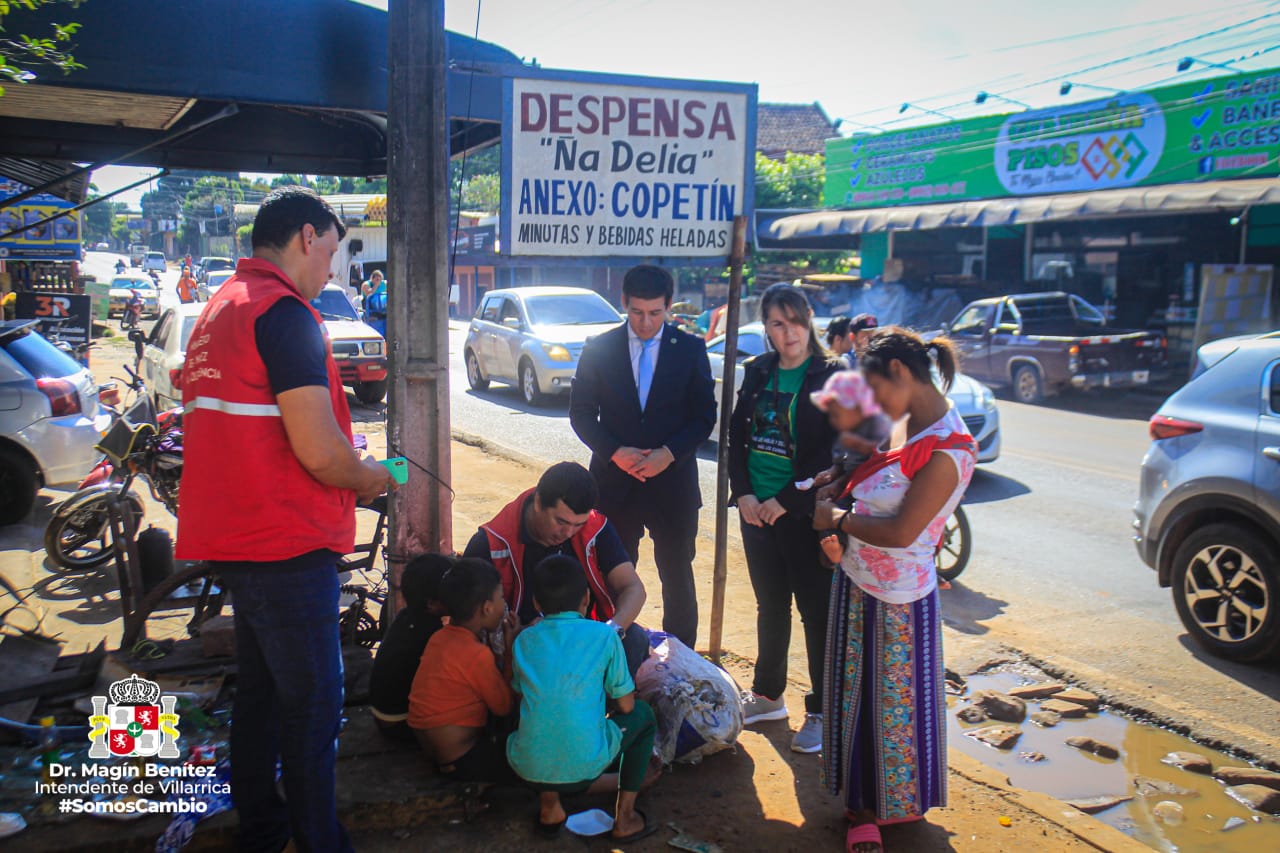 Los #ChalecosRojos realizaron abordajes en calles de Villarrica e Itauguá