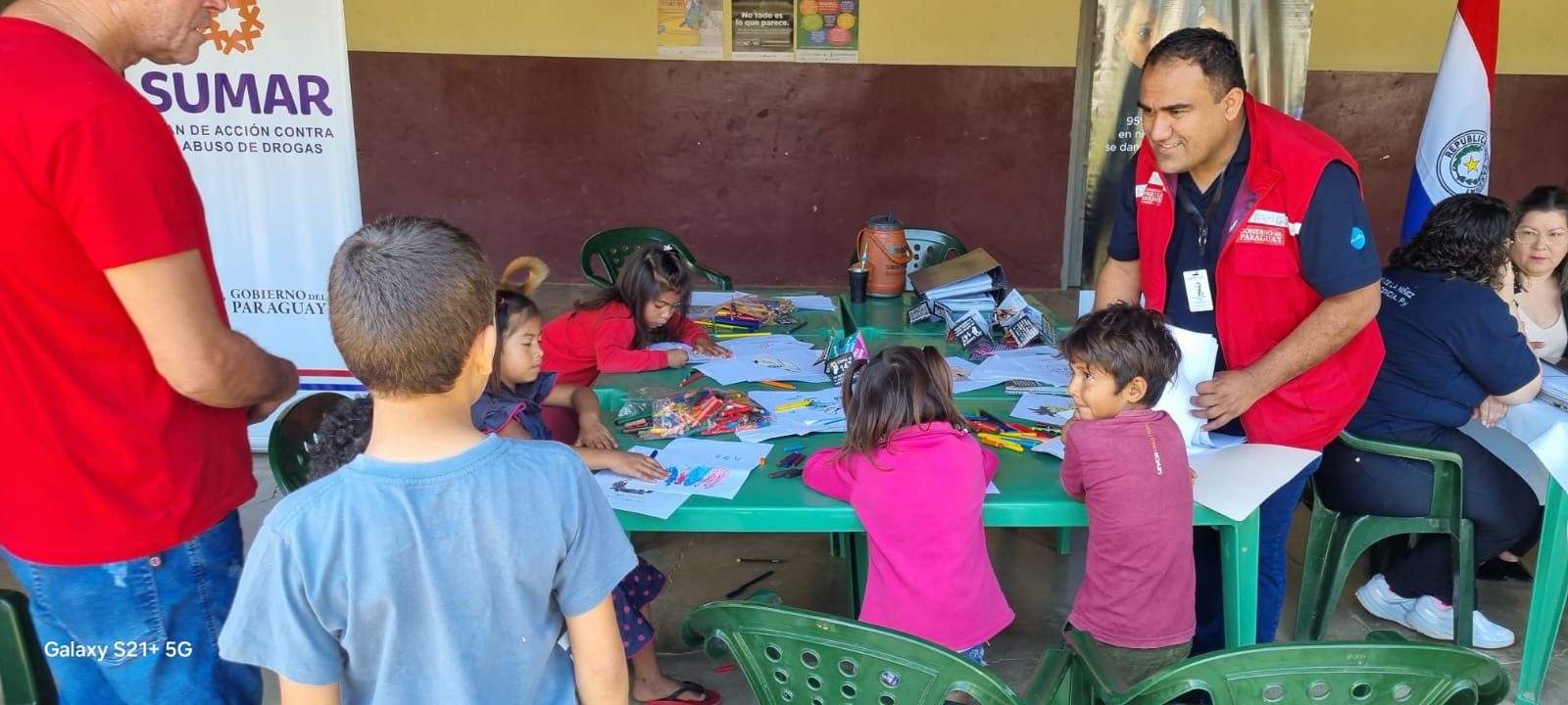 El MINNA ofreció servicios con Ciudad Mujer Móvil en Carmelo Peralta
