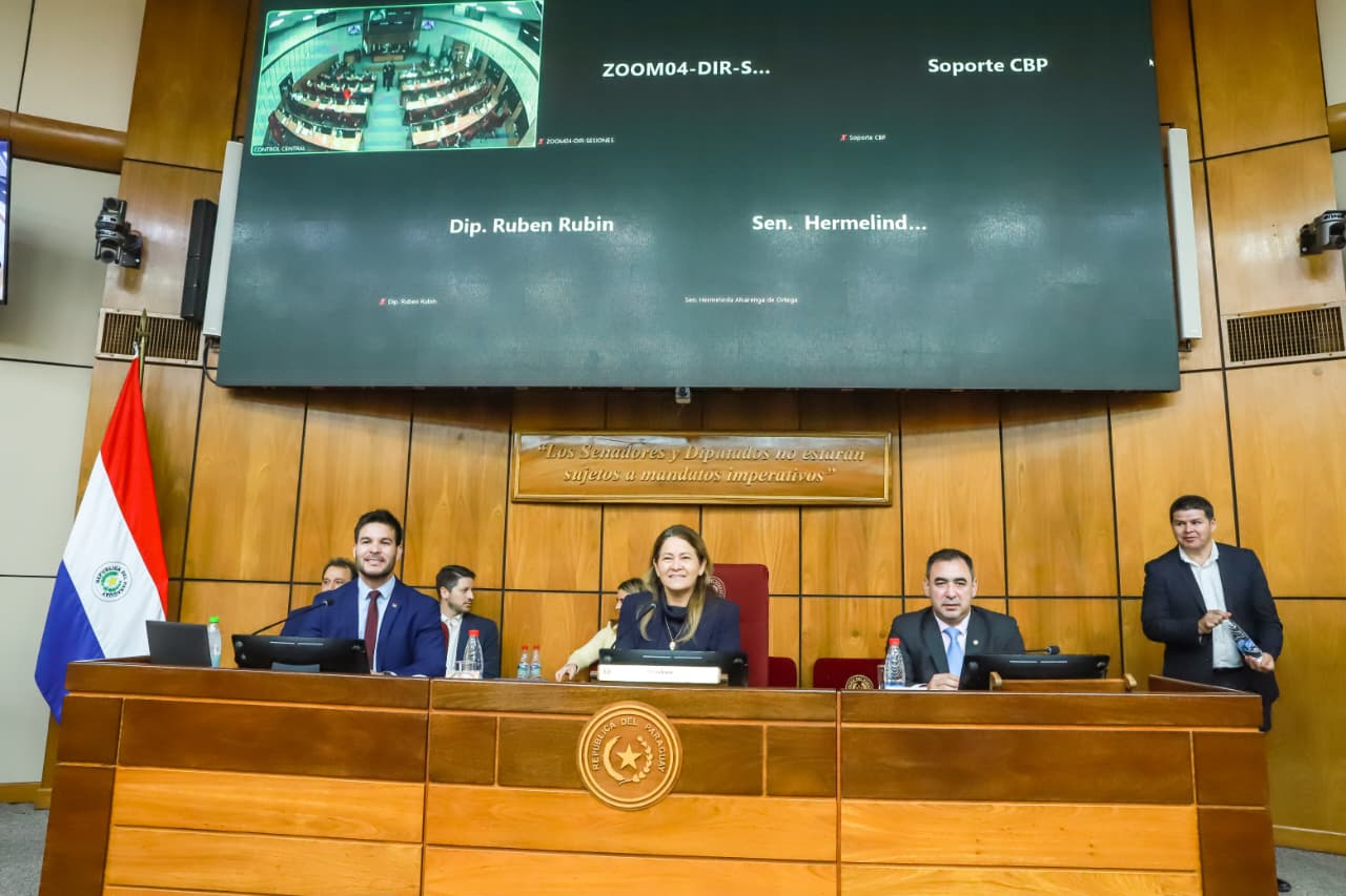 El ministro Gutiérrez defendió el presupuesto 2026 ante la Comisión Bicameral del Congreso
