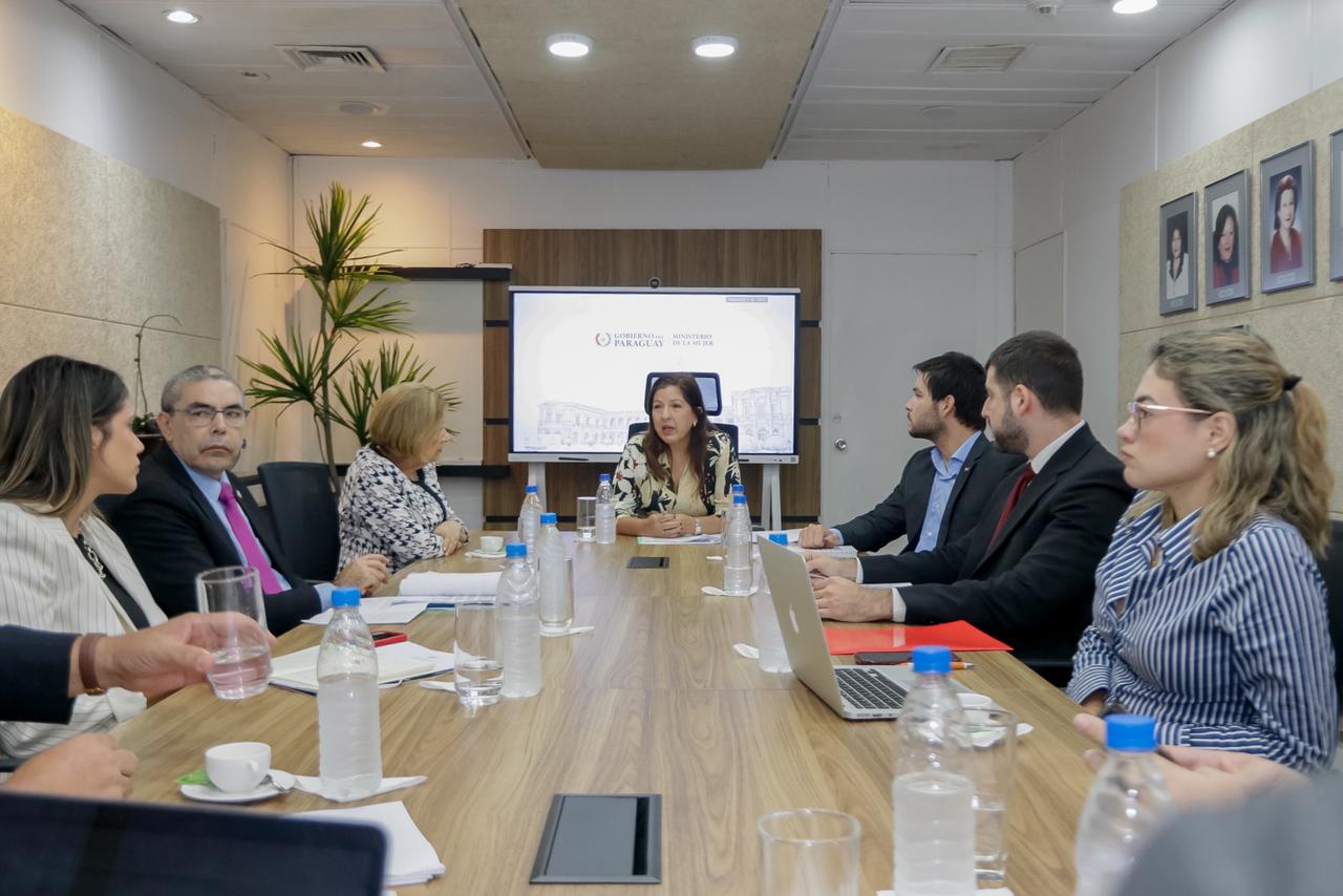 Gobierno articula equipo multidisciplinario para la aplicación efectiva de dispositivos electrónicos en protección de víctimas de violencia intrafamiliar